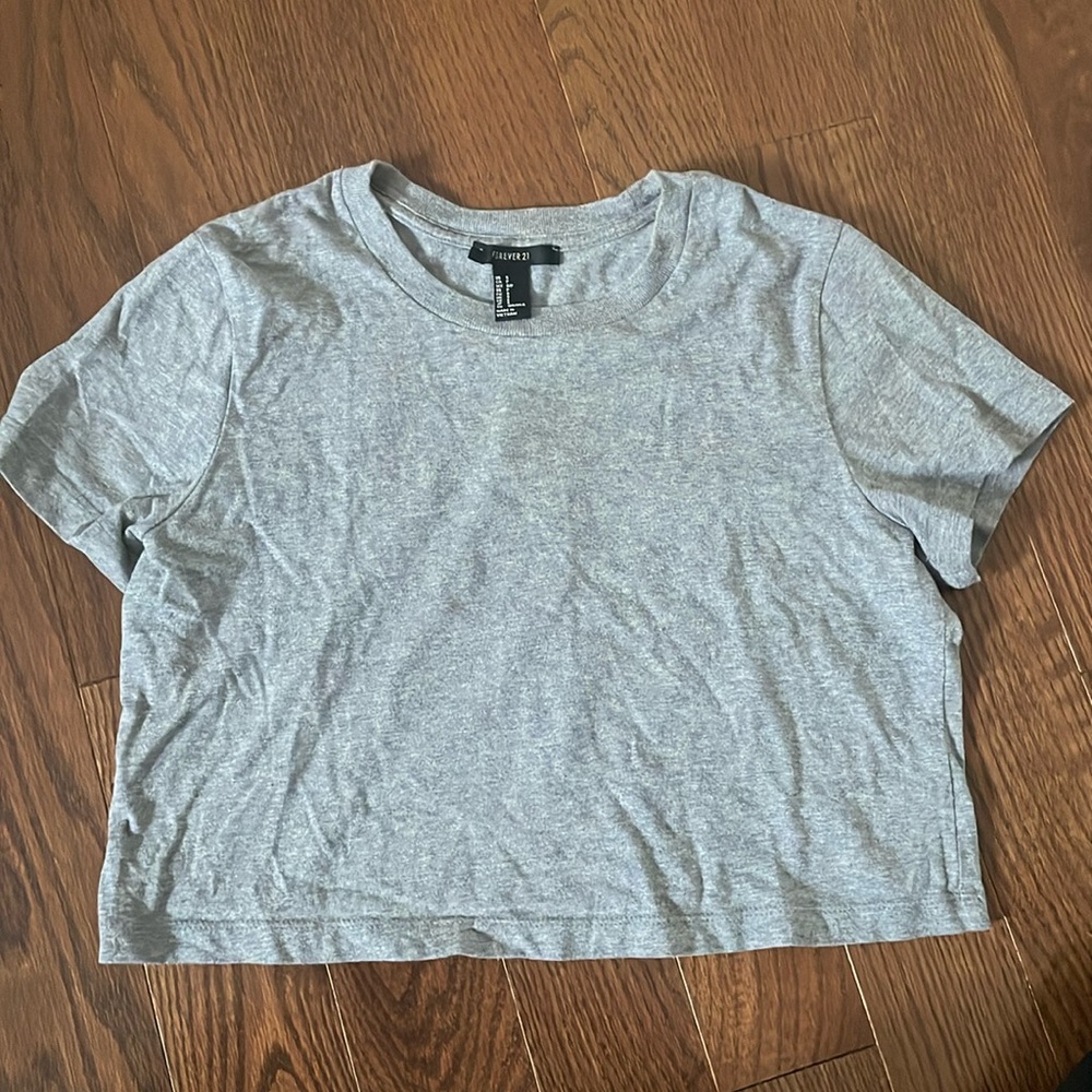 Forever 21 grey t shirt